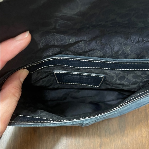 Coach suede messenger crossbody mini, hard to find - Picture 9 of 13